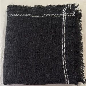 Olive & Pique Black and White Scarf